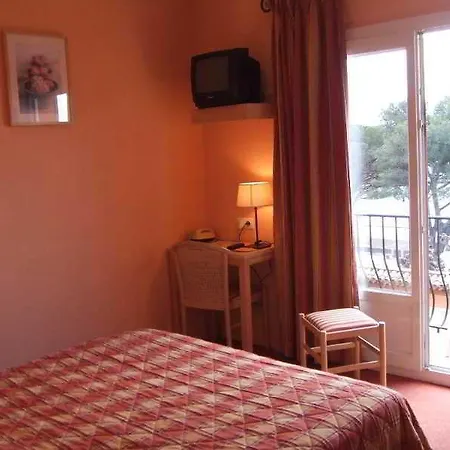 Le Provencal 3*